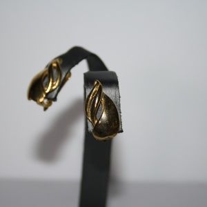 Vintage Jewelry - Vintage gold earrings Vintage Jewelry - Vintage gold earrings